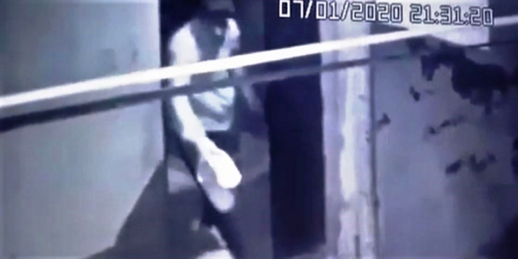 Şanlıurfa’da Ayakkabı Hırsızlığı Güvenlik Kamerasına Yansıdı