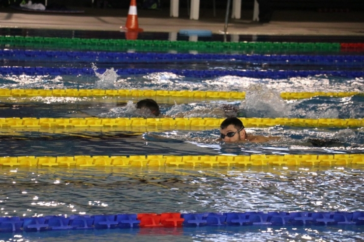 Sırp Yüzme Milli Takımı Erzurum’da Kampta