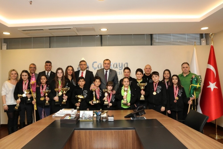 Şampiyon Binicilerden Taşdelen’e Ziyaret