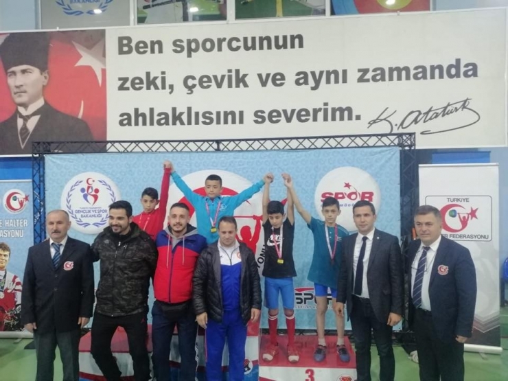 Uşaklı Öğrenci ‘Halter Şampiyonası’nda’ Türkiye 2. Oldu