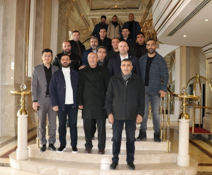 Elite World Gazetecileri Unutmadı