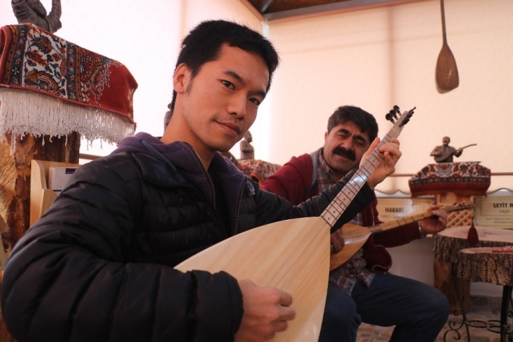 Sivas Ellerinde Japon Bir Ozan