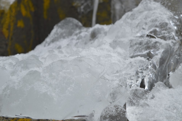 Ağrı’da Soğuk Hava Hayatı Durma Noktasına Getirdi