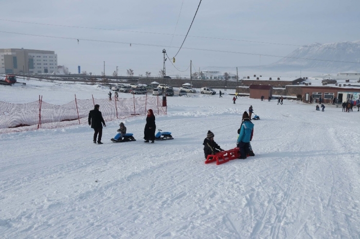 Bitlisliler Hafta Sonlarını Kayarak Geçiriyor