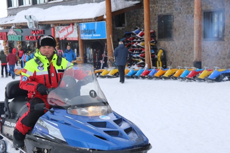 Erciyes Kayak Merkezi’nde Açılan Poliklinik 500 Kişiye Hizmet Verdi