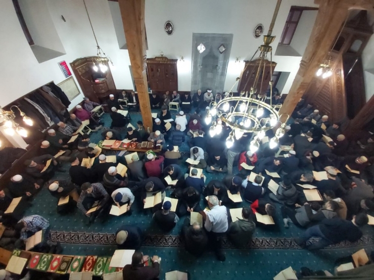 Erzurum’un 500 Yıllık Geleneği İçin Camiler Adeta Dolup Taştı