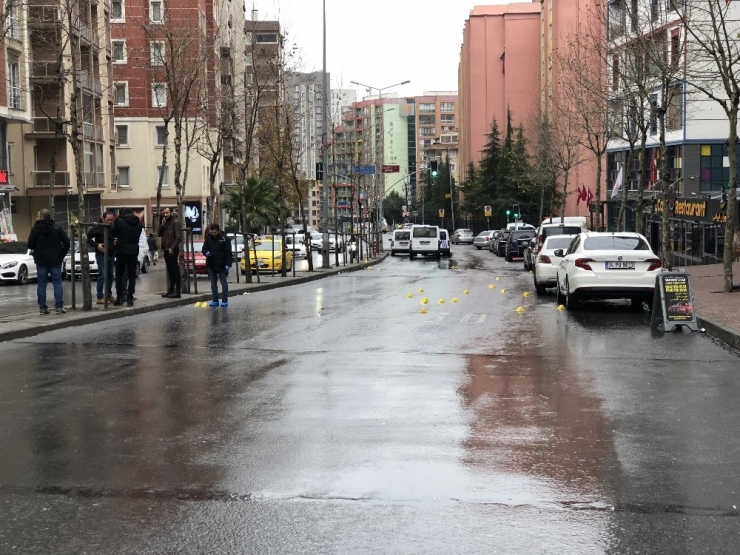 Esenyurt’ta Sokak Ortasında Dehşet Saçtılar