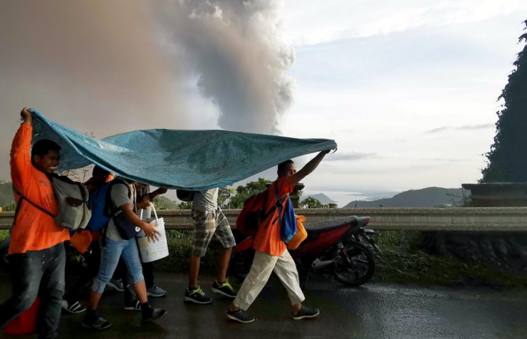 Filipinler’de Yanardağ Faaliyete Geçti, Uçuşlar Askıya Alındı
