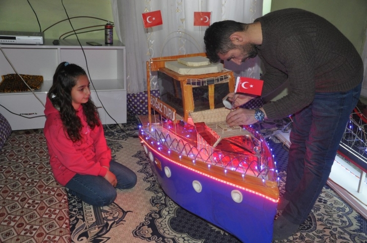 Kızı İçin Bu Kez Maket Gemi Yaptı