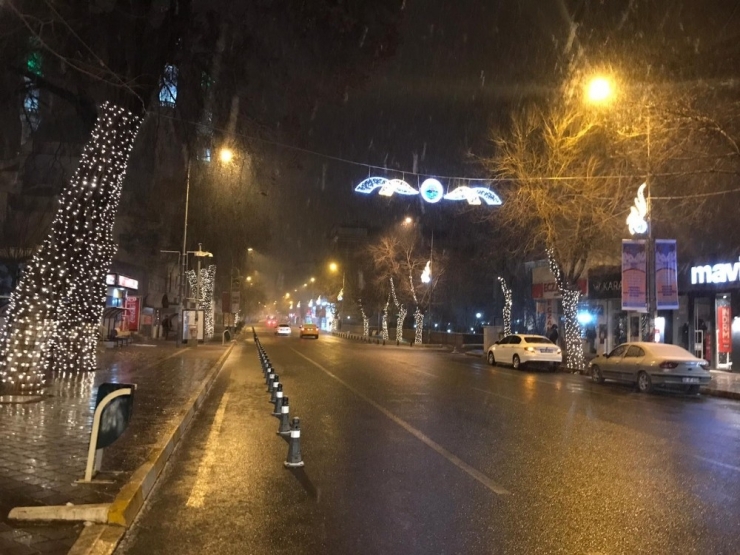 Iğdır’a Beklenen Kar Yağdı