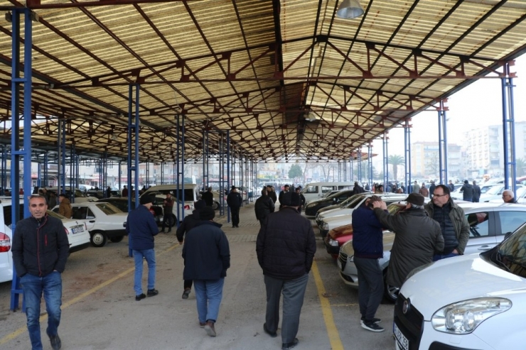 Manisa Açık Oto Pazarı Sıcak Çorbayla Isındı