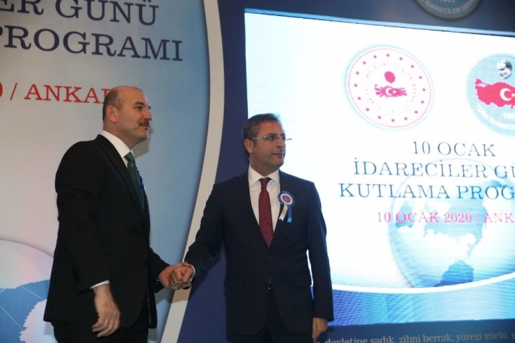 Kaymakam Pamuk’a ’Üstün Hizmet’ Ödülü