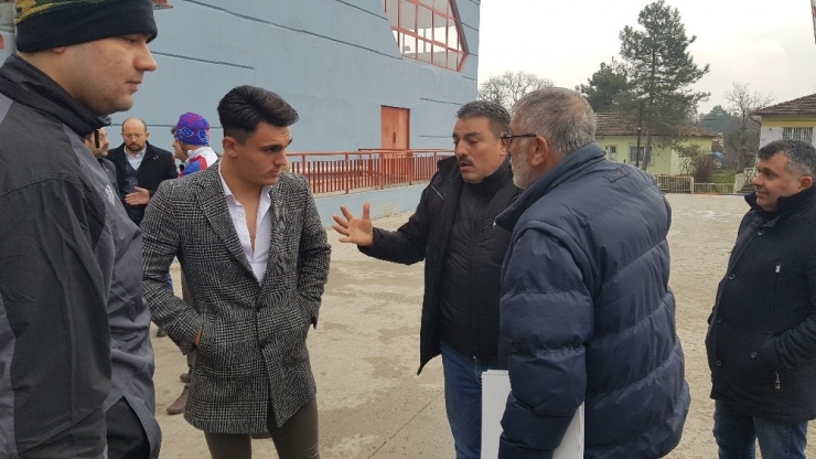Kulüp Başkanı Ve Futbolcu Babası Arasında Maç Sonrası Gerginlik