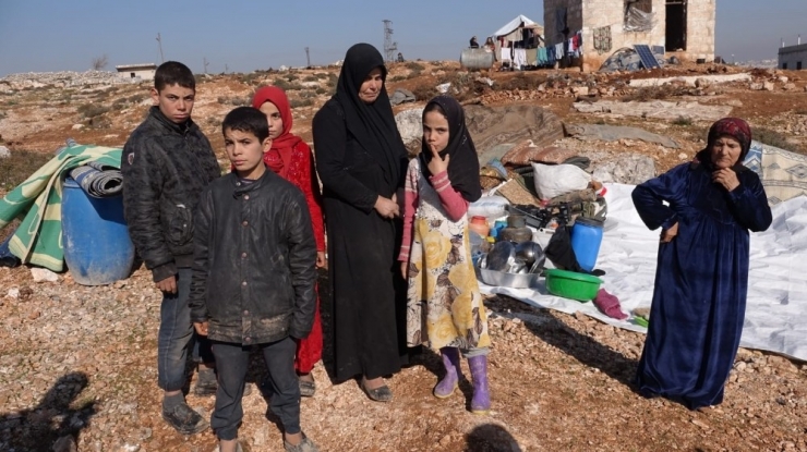 Esad’ın Saldırılardan Kaçan Siviller Kalacak Çadır Bile Bulamıyor