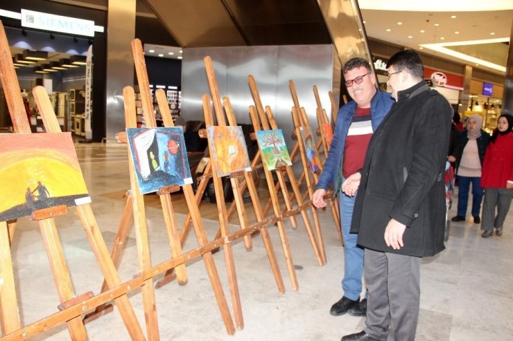 “Çizimlerle 40 Hadis” Sergisine Yoğun İlgi