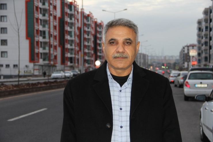 Türkiye’nin En Büyük Mahallesini En Güzel Mahalle Yapmak İçin Kolları Sıvadı