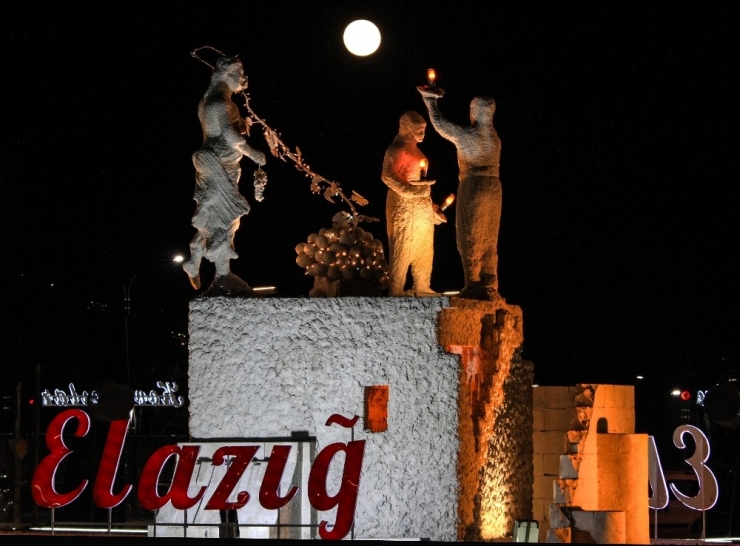 Elazığ’da Dolunayın Görsel Şöleni