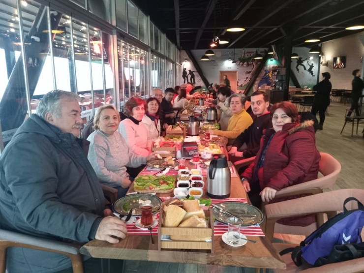 Masa Tenisine Renk Getirecekler