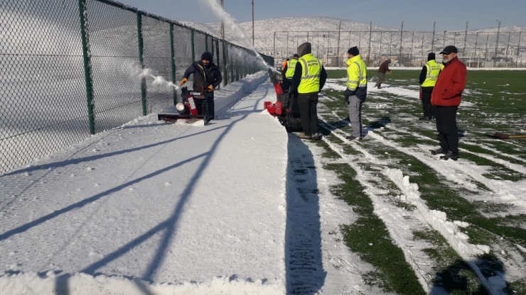 5 Gündür Kar Yağmayan İlçelerde Maçlar İptal Edildi