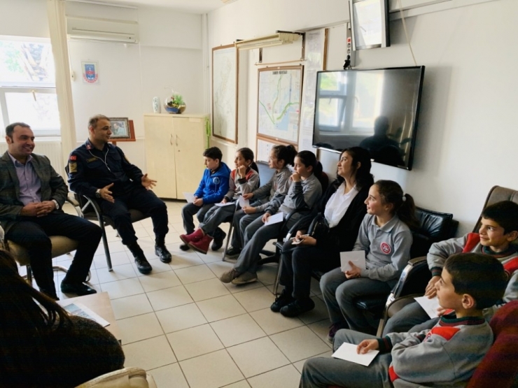 Öğrencilerden Mehmetçiğe Mektup