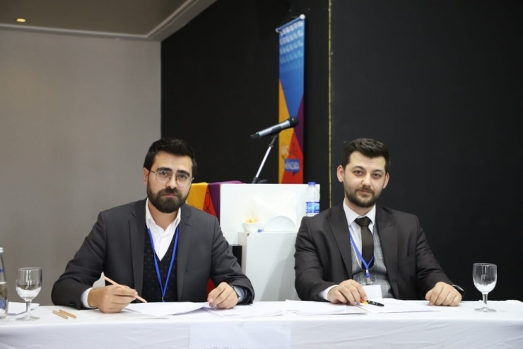 Ak Partili Gençler Münazara Yaptı