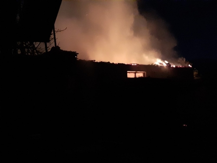 Kaş’ta Ev Yangını