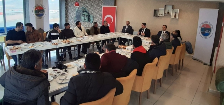 Vali Mustafa Masatlı, Basın Mensuplarıyla Bir Araya Geldi