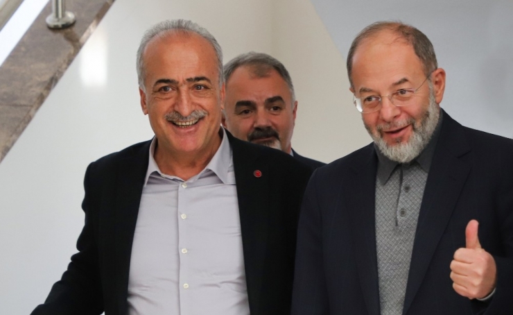 Prof. Dr. Recep Akdağ, Atatürk Üniversitesini Ziyaret Ederek Çalışmalar Hakkında Bilgi Aldı