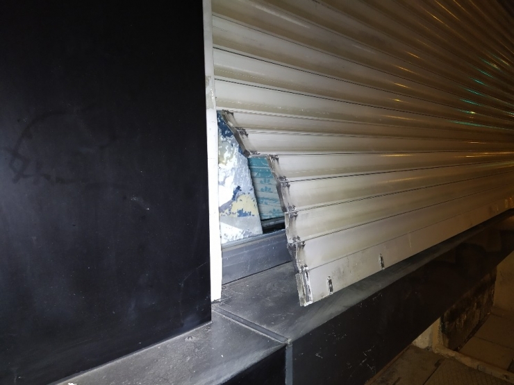 Soygunu Engellemek İsteyen Vatandaş Hırsızlar Tarafından Vuruldu: 1 Yaralı