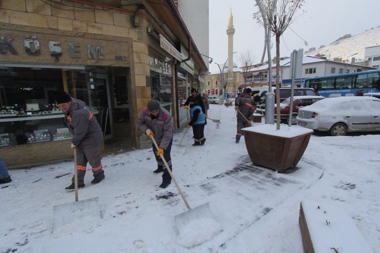 Bayburt Belediyesi’nden Karla Mücadele Çalışması