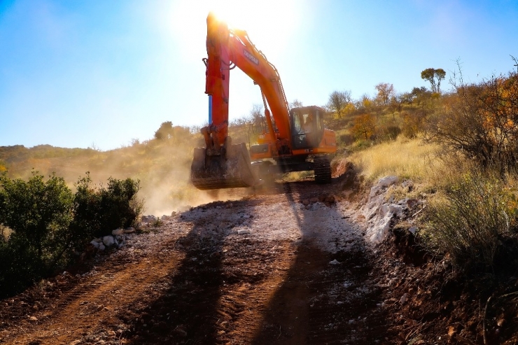 Kırsal Mahalledeki Çiftçiler İçin Belediye İmkanları Seferber Edildi