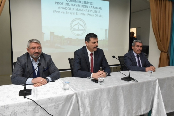 Vali Çiftçi Ve Başkan Aşgın Gençlerle Bir Araya Geldi