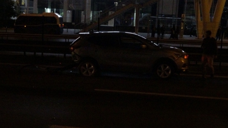 E-5 Karayolunda 3 Araç Birbirine Girdi: 1 Yaralı