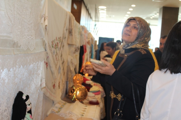 Elazığ’da Hasta Yakınlarından "Kültür Şehri Harput" Sergisi