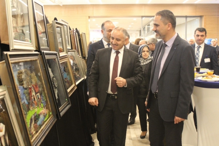 Elazığ’da Hasta Yakınlarından "Kültür Şehri Harput" Sergisi