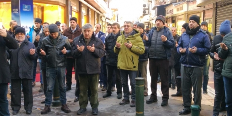 Esnaf Osmanlı Geleneğini Devam Ettiriyor
