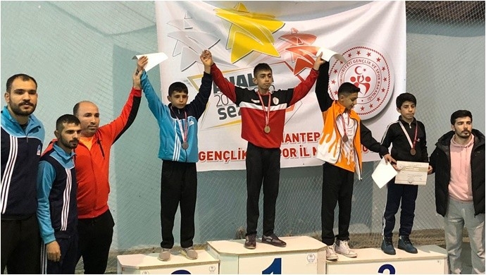 Eyyübiyeli Gençlerden Üstün Başarı