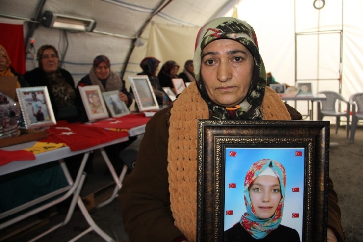 Hdp Önündeki Ailelerin Evlat Nöbeti 133’üncü Gününde