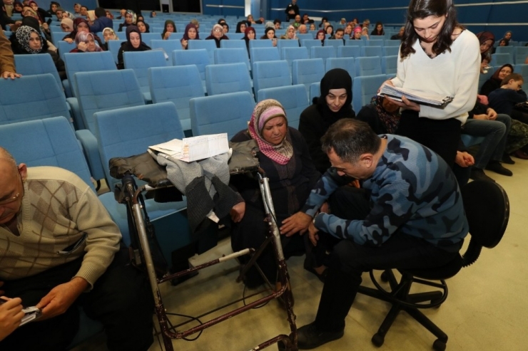 Feridun Kunak Konferansta 100 Kişiyi Muayene Etti