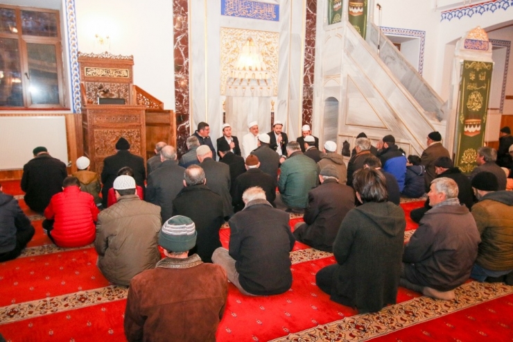 Hacılarlılar Sabah Namazında Bir Araya Geldi