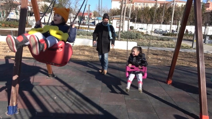 Kışın Ortasında Güneşin Tadını Çıkardılar