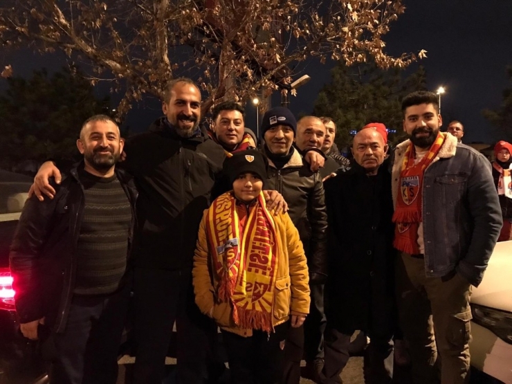 Prosinecki’ye Coşkulu Karşılama