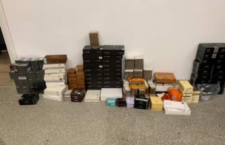 İstanbul’da Kaçak Puro Operasyonu: 234 Bin Ürün Ele Geçirildi