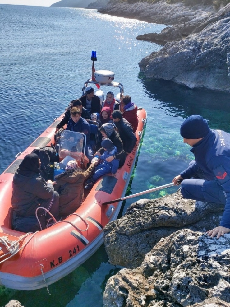 İzmir’de Ölüme Yolculuğa Çıkan 171 Göçmen Yakalandı