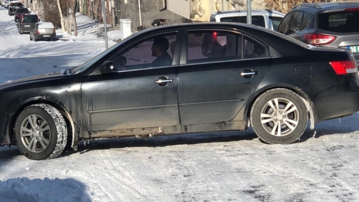 Kars’ta Yollar Buz Pistine Döndü