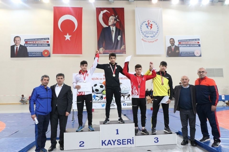 Okullar Arası Genç A Güreş Grup Müsabakaları Tamamlandı