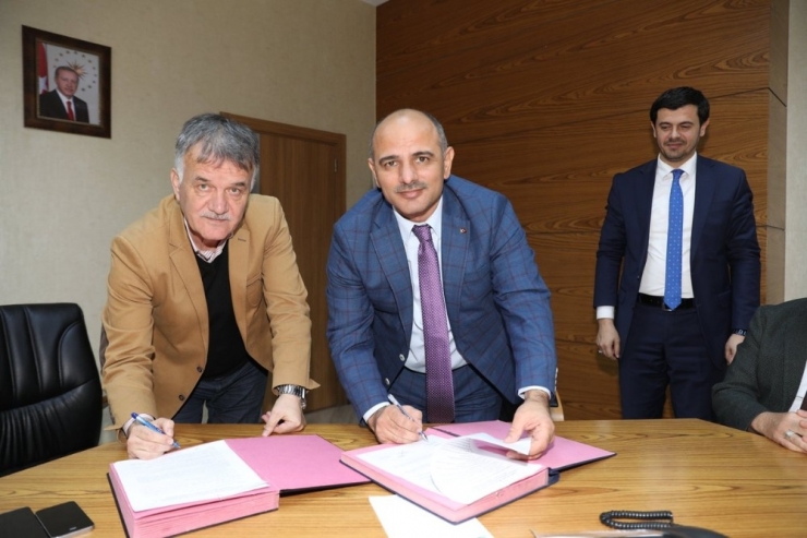 Körfez Belediyesi’nde İmzalar Atıldı