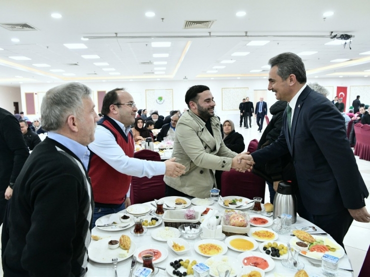 Başkan Köse Mahalleleri Ağırlıyor