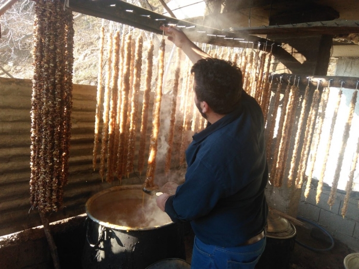 Cevizli Sucuk Geçim Kaynakları Oldu