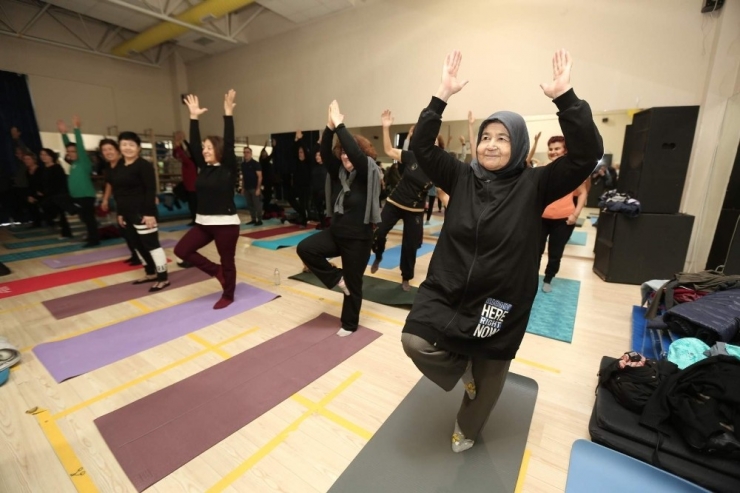 İkinci Bahar Tez Konusu Oldu... 60’ından Sonra Sosyal Faaliyetler Gençleştiriyor